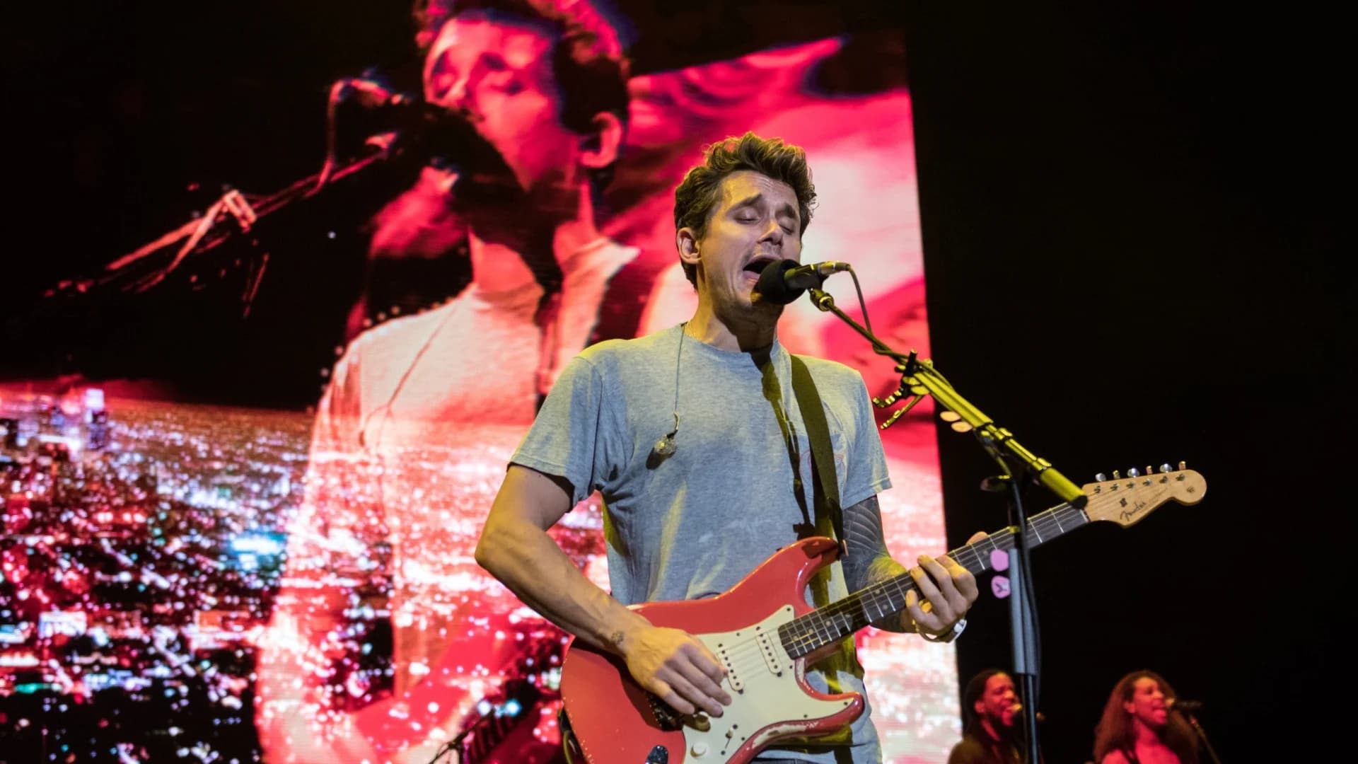 PHOTOS:  John Mayer at Jones Beach, 8-23