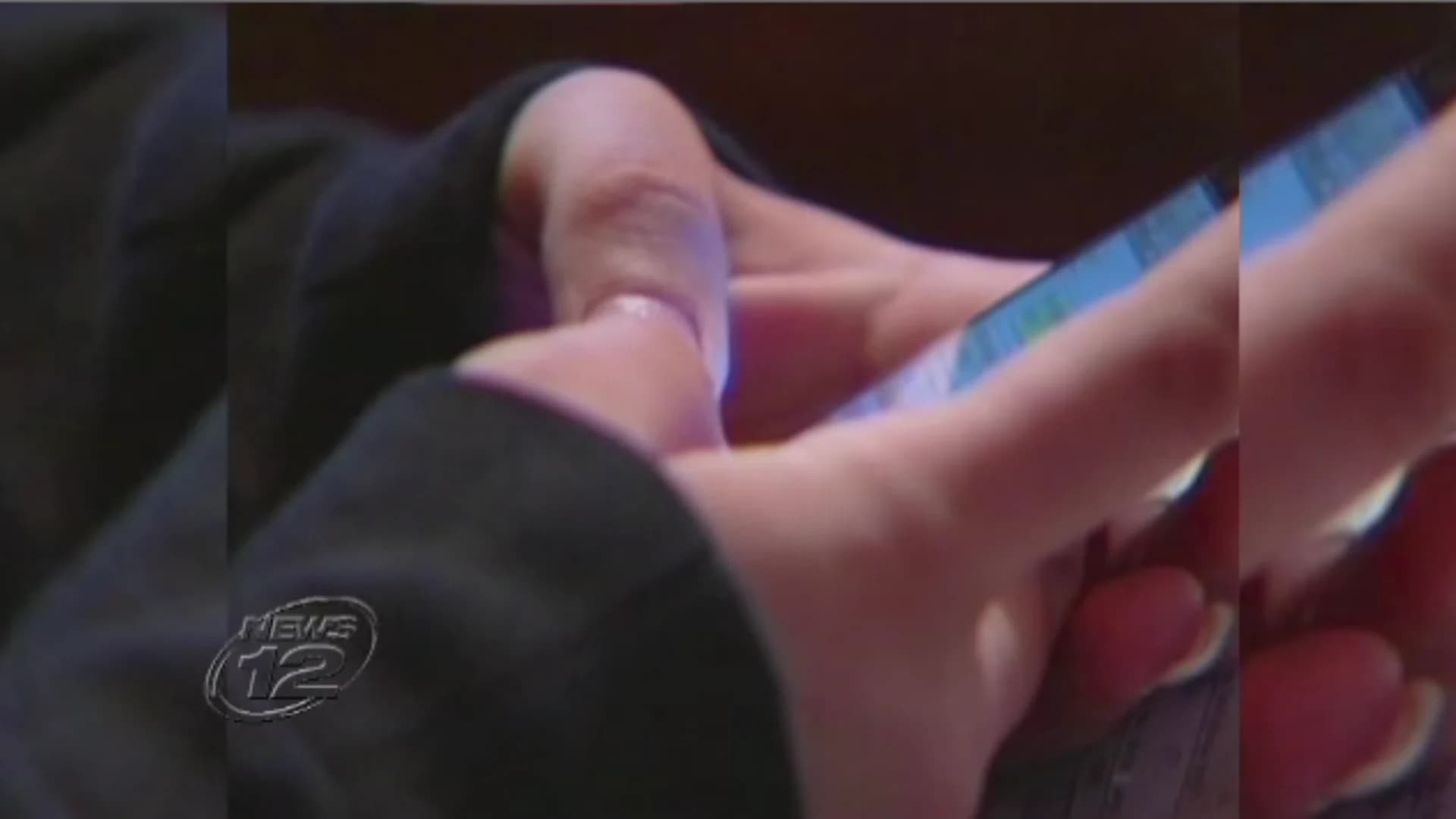 Bill could give officers tool to detect role of texting in crashes