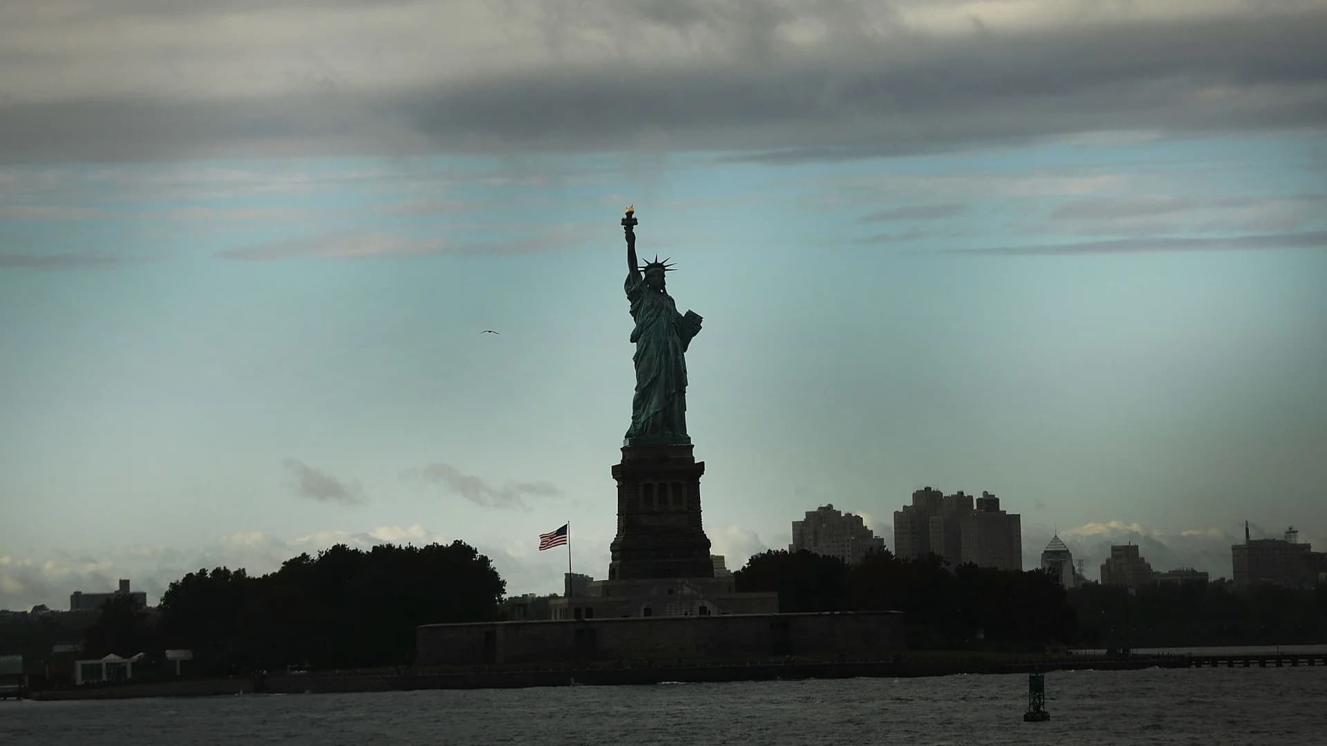 NY chips in to keep Statue of Liberty open during shutdown