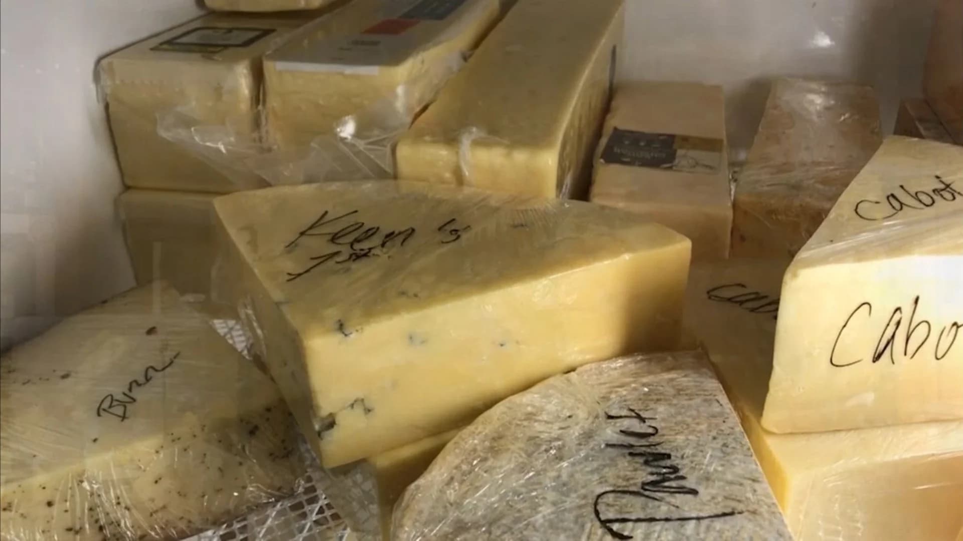 Report: America has 1.4 billion pounds of surplus cheese