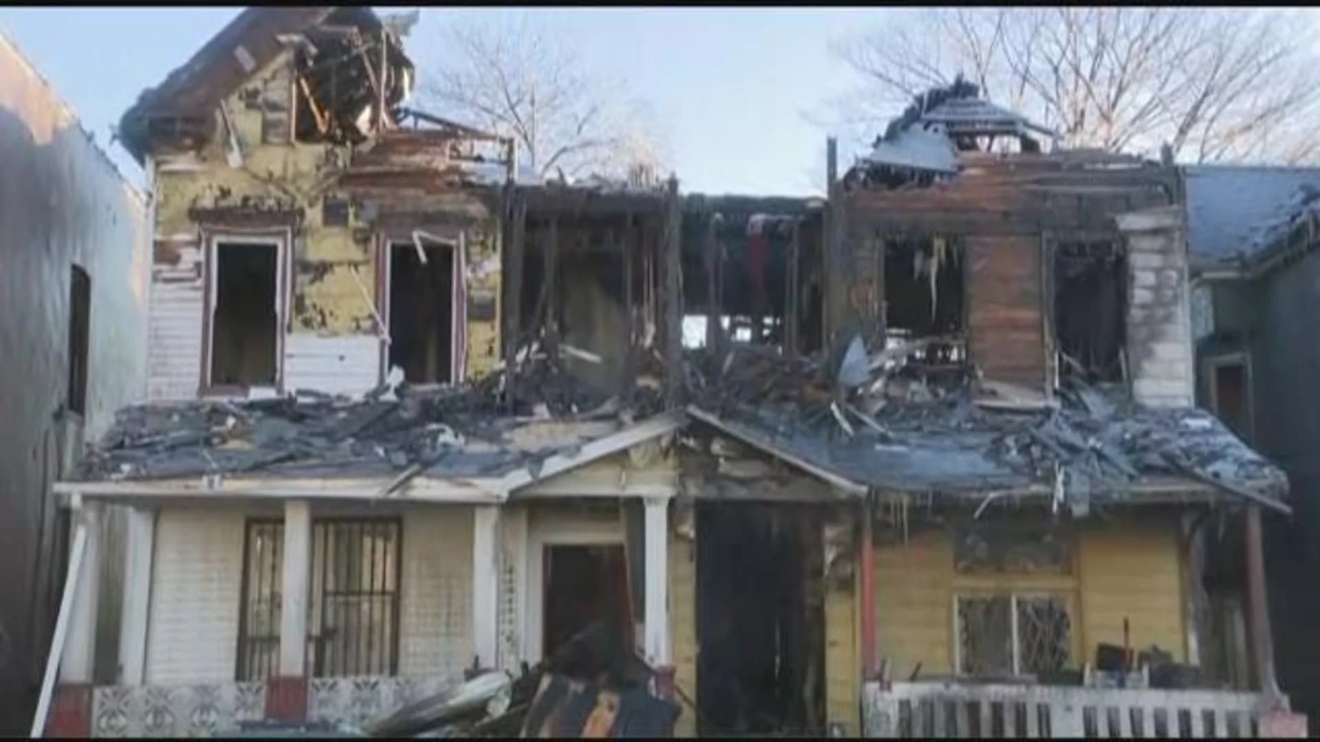 13 displaced after 4-alarm fire erupts at Cypress Hills homes