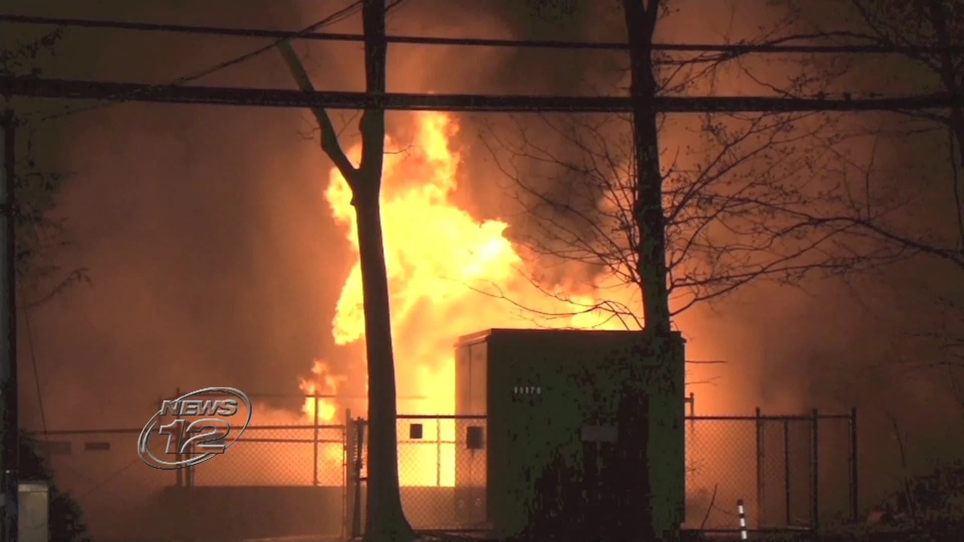 Transformer fire knocks out power for hundreds