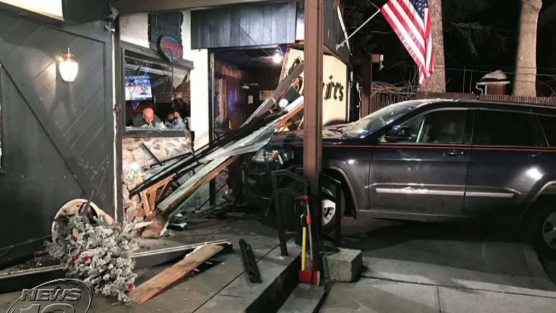 Car crashes into Briarcliff Manor restaurant