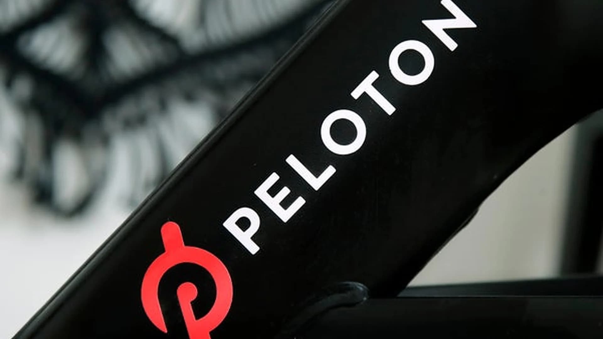 After child dies, US regulator warns about Peloton treadmill
