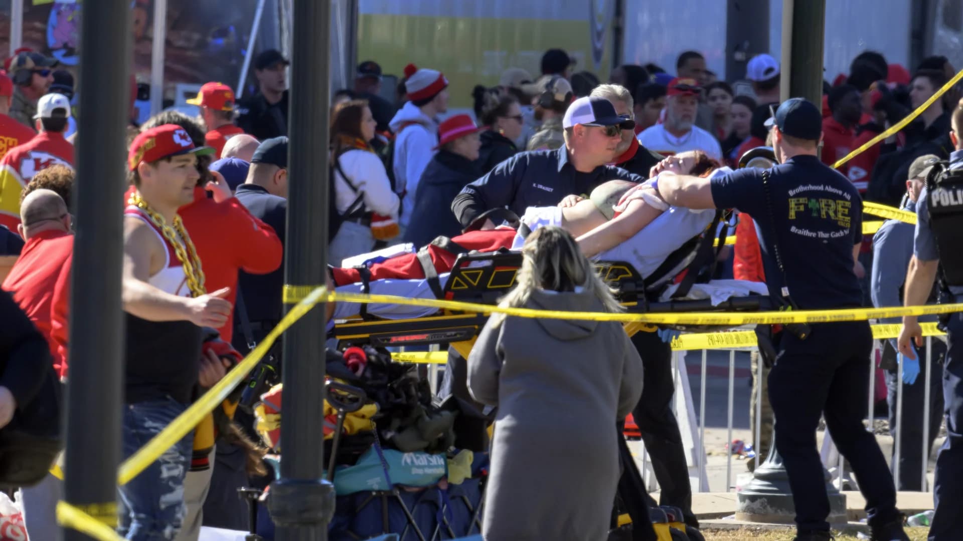 At least 8 children among 22 hit by gunfire at end of Chiefs' Super Bowl parade; 1 person killed