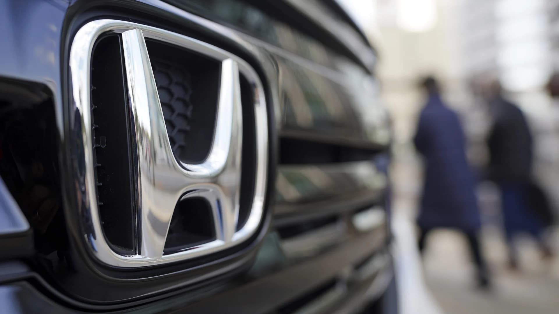 Honda recalls select Accords and HR-Vs over missing piece in seat belt pretensioners