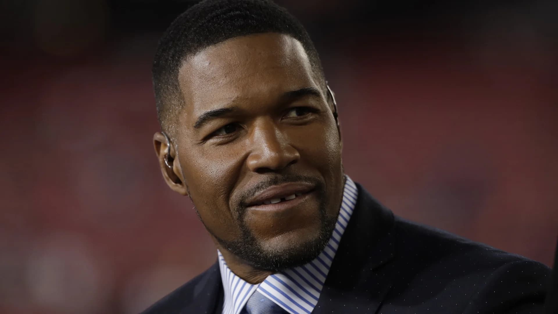 AP sources: Michael Strahan tests positive for COVID-19