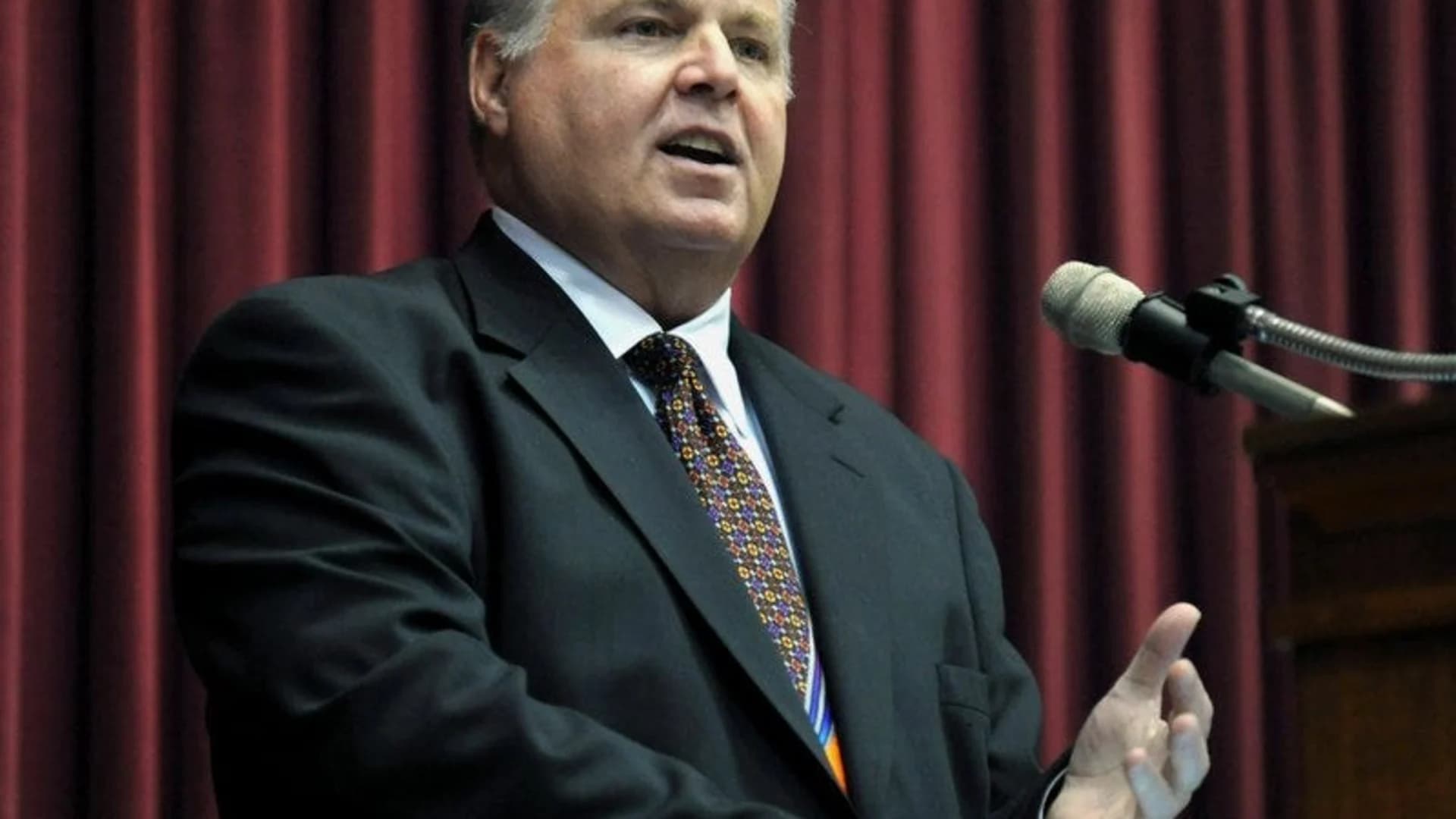 (copy) Rush Limbaugh says he's been diagnosed with lung cancer