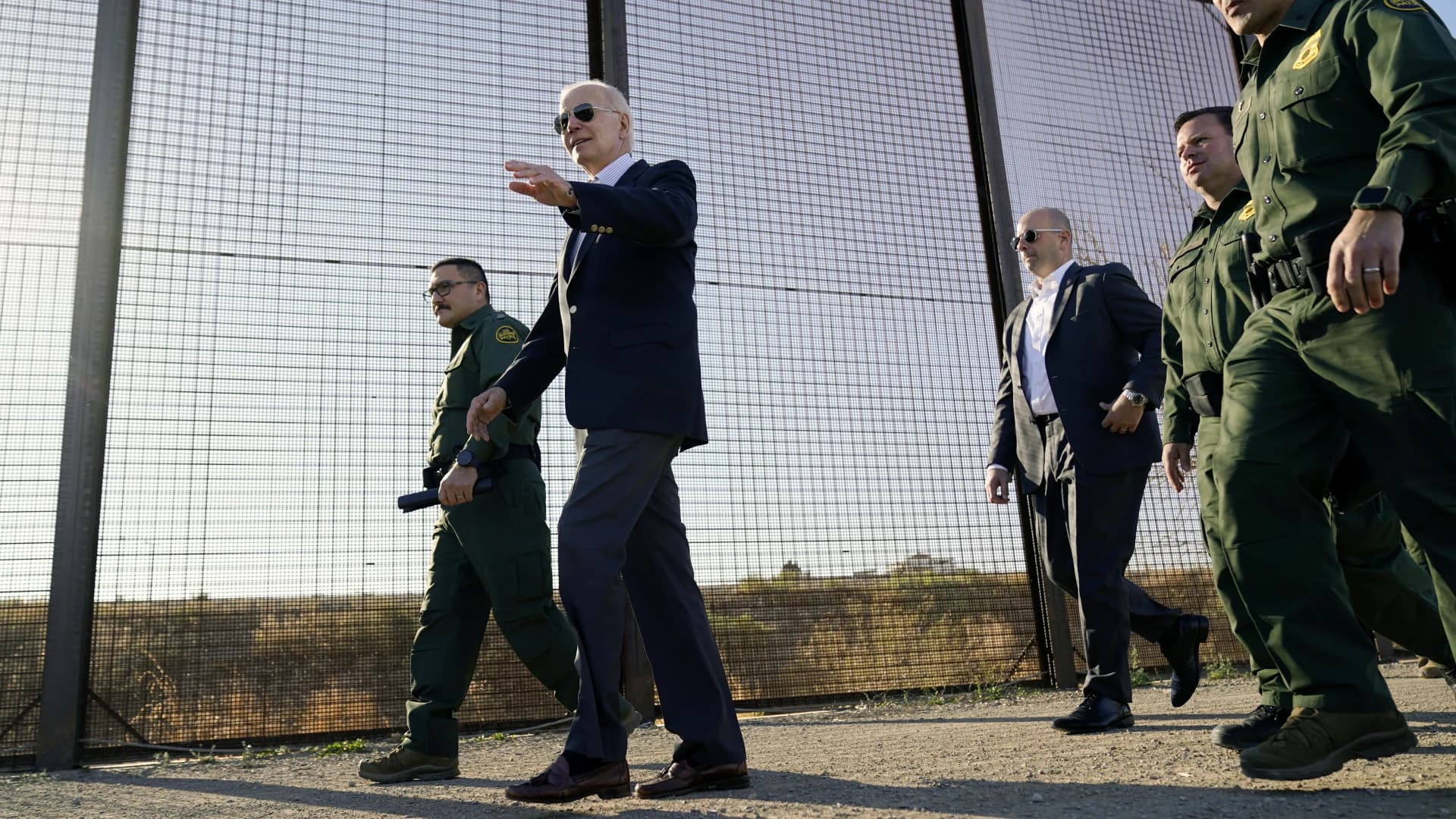 Biden sends 1,500 troops to Mexico border for migrant surge