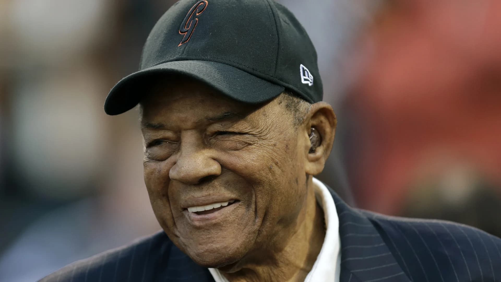 Willie Mays, Giants' electrifying 'Say Hey Kid,' has died at 93