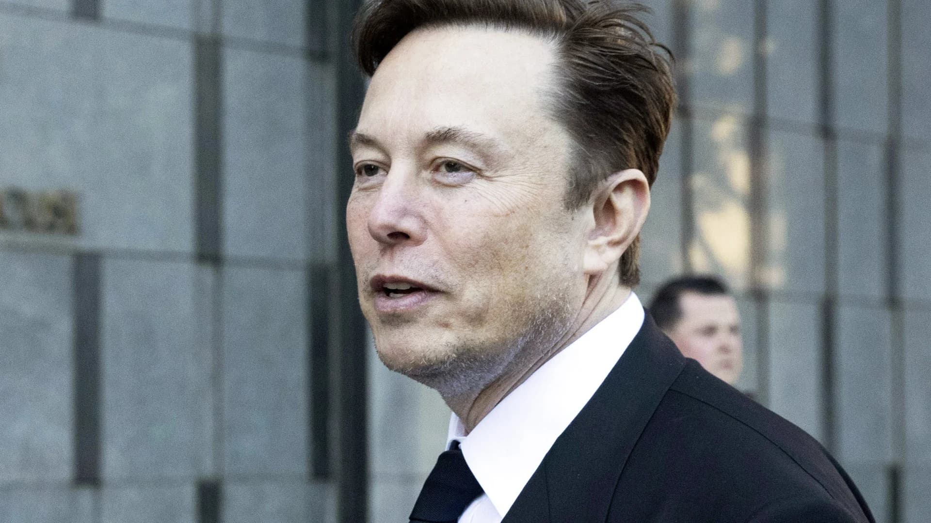 Elon Musk says he's found a new CEO for Twitter, a woman who will start in 6 weeks